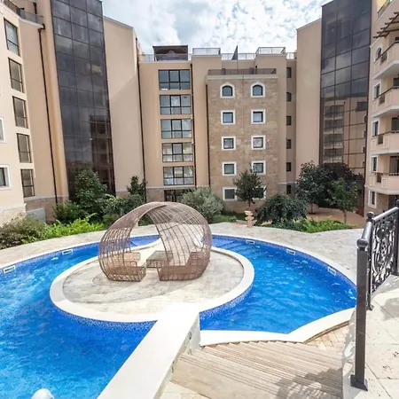 Modern Family Apartment At Millennium 2 - Pool & Spa 公寓 圣弗拉斯