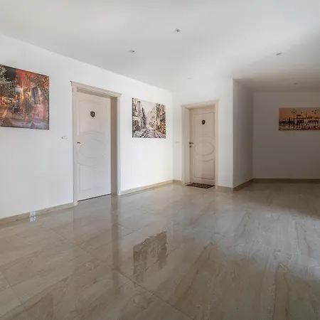 Modern Family Apartment At Millennium 2 - Pool & Spa דירה
