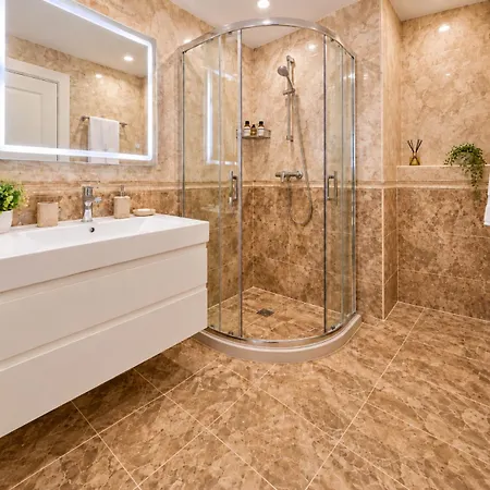 Modern Family At Millennium 2 - Pool & Апартаменты Свети-Влас